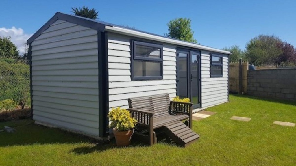 11 Goosewing Insulated Shed